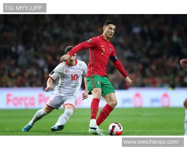 足球明星与牛仔风格完美结合的高清壁纸分享让你领略不一样的运动魅力